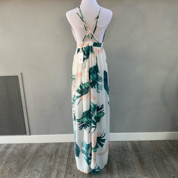 Latiste Palm Maxi Dress - Picture 6 of 8